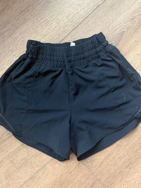 Lululemon Hotty Hot Shorts, size 4, black.